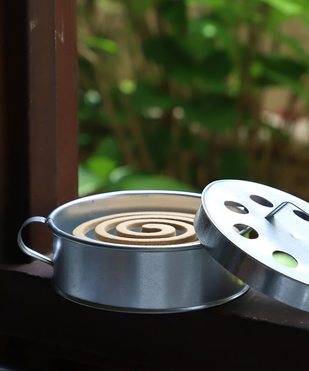 CINQ / フィンランドの蚊取り線香入れ_1