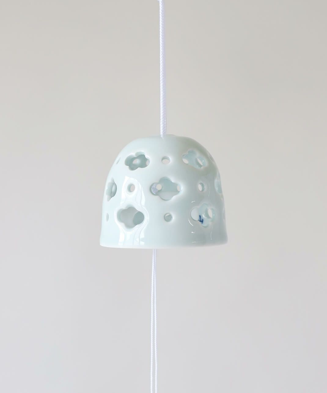 青磁木瓜透かし