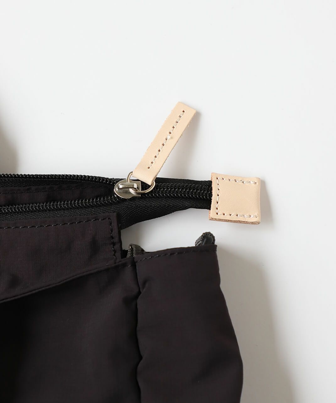 EARTH MADE 10ポケットインサイドプリント2WAYショルダー | mumokuteki