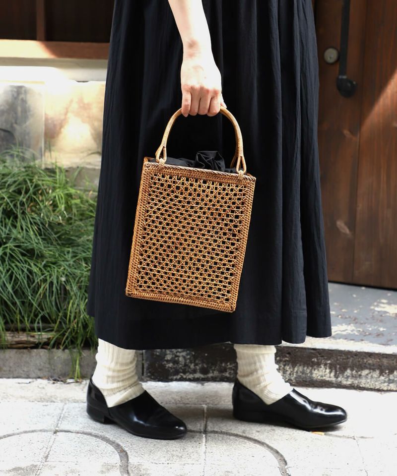 【HUECLOSET】SQUARE TOTE BAG ★送料・関税込★大人気★ HUECLOSET】SQUARE TOTE BAG ☆送料・関税込☆大人気☆ (HUE