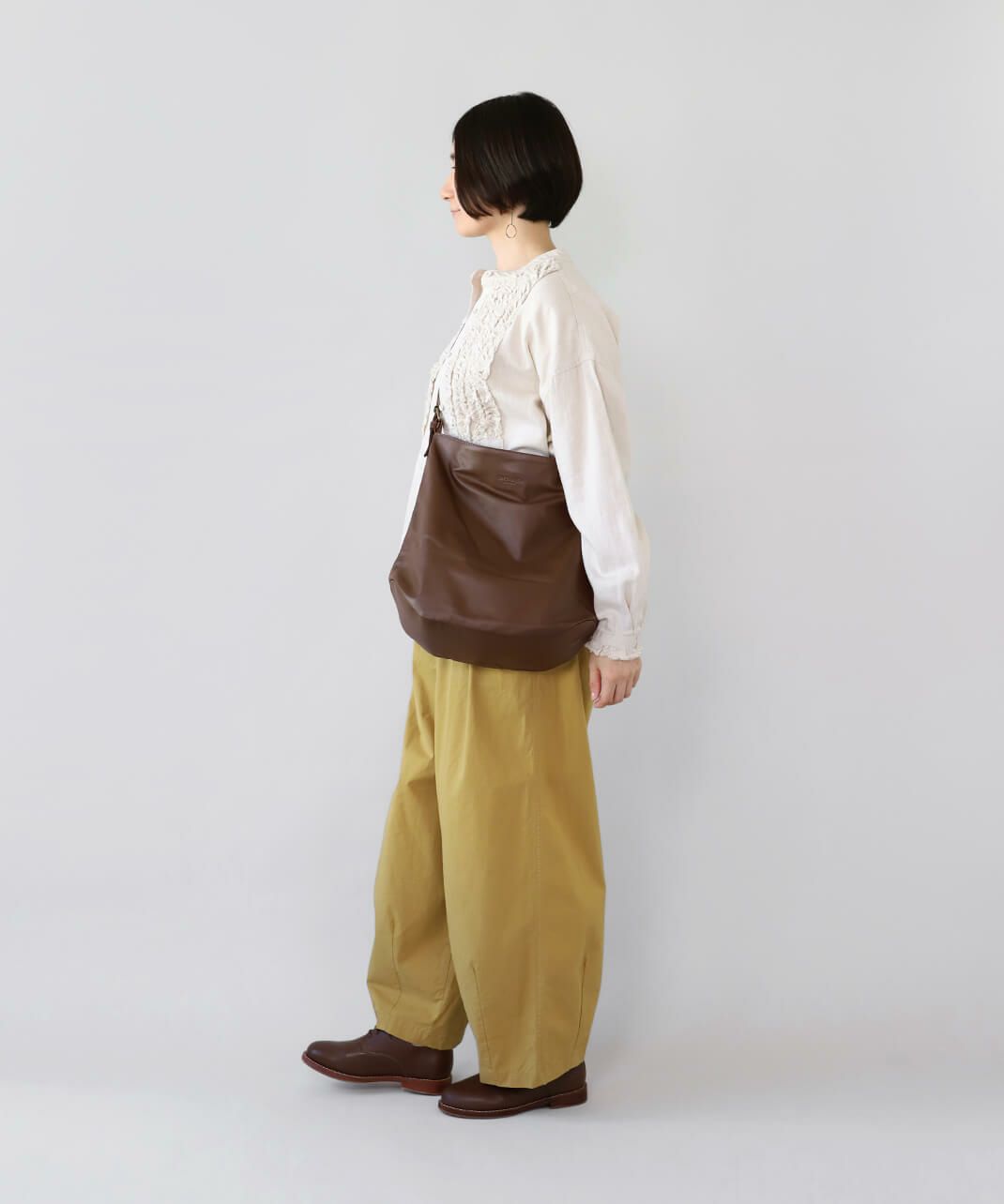 ONEPAIRED撥水レザーとても軽くてやわらかい牛革ワンショルダーバッグ