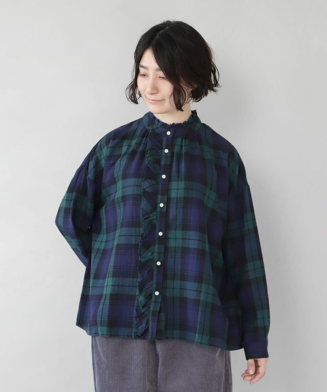 blue willowコットンリネンのチェックフリルブラウス | mumokuteki