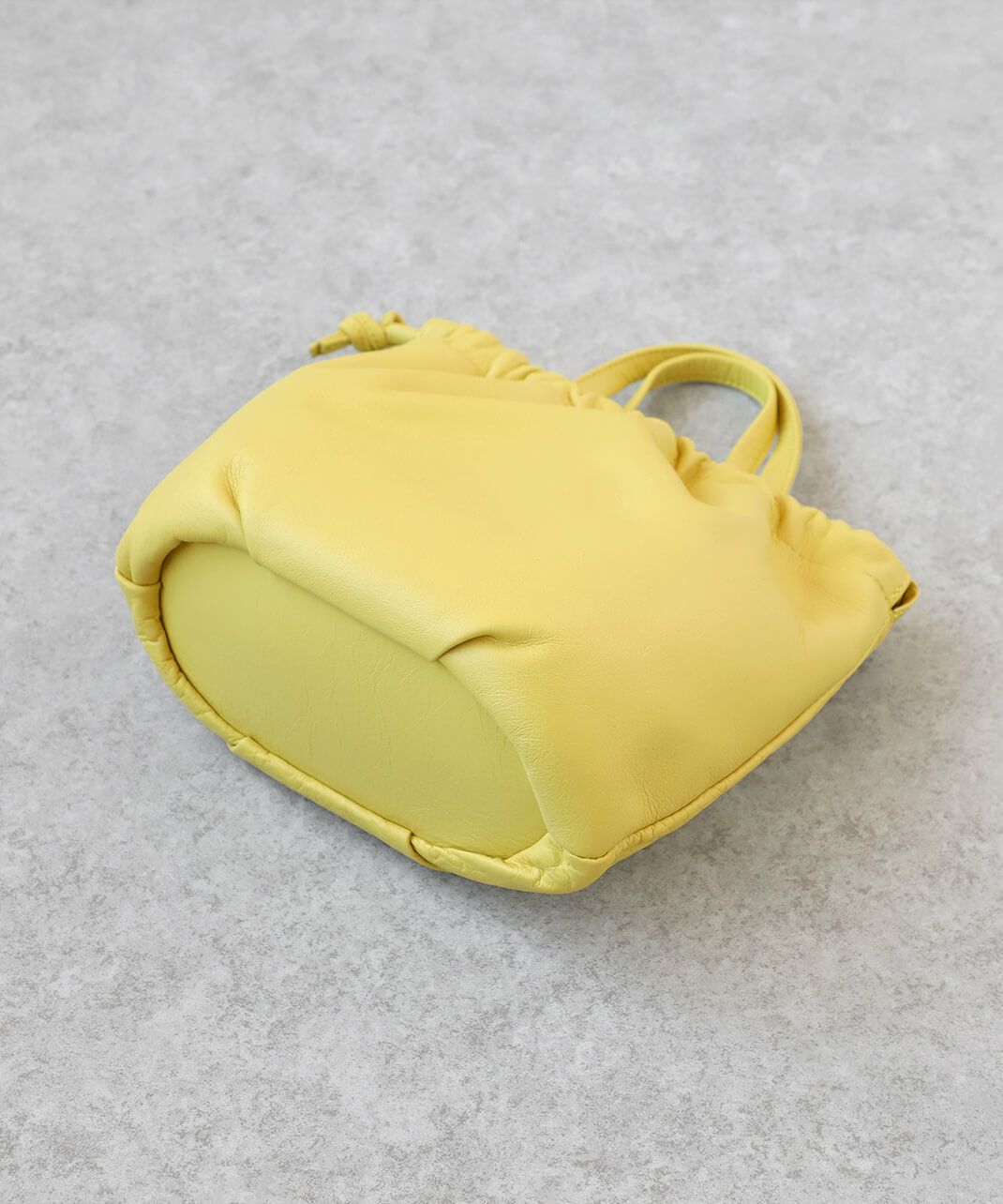 10%off】TIDEWAYソフトな風合いの牛革2WAY巾着バッグ | mumokuteki