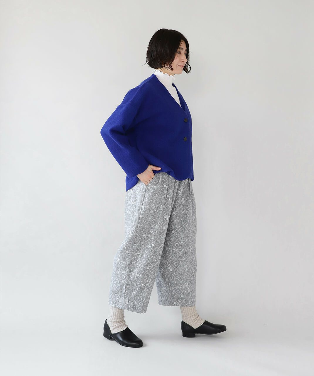 mumokutekiパッチワーク刺繍のタックパンツ | mumokutekiオンラインストア