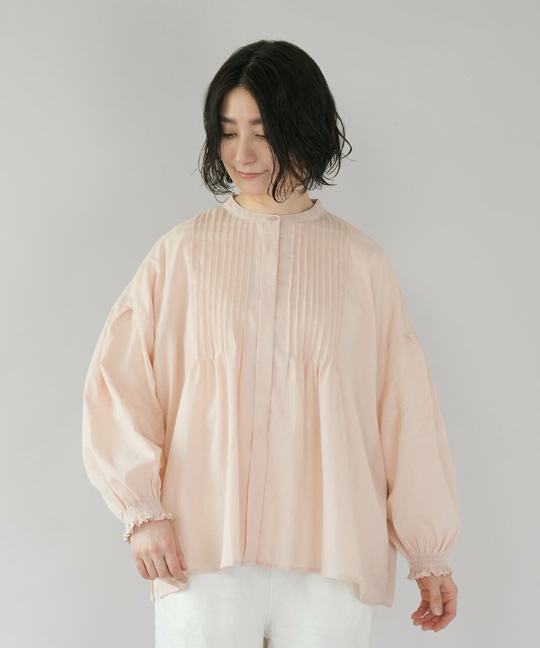 mumokutekiやわらかいコットンのピンタックブラウス | mumokuteki